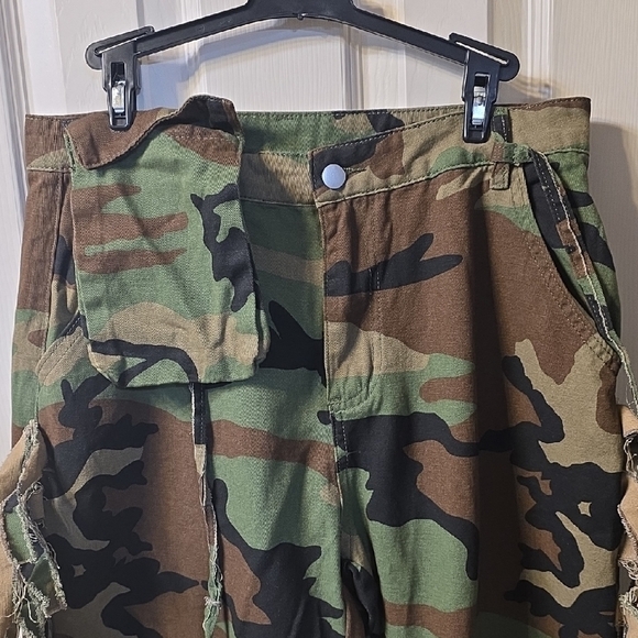Camouflage Cargo Pants with Fringe - Picture 2 of 3